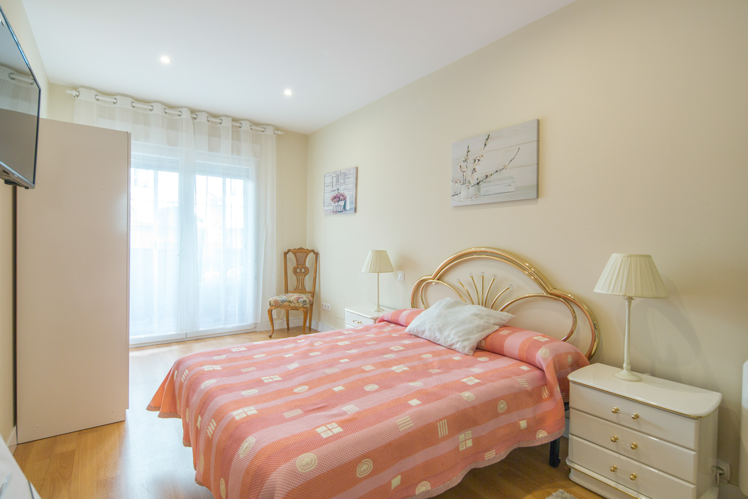 Alquiler de una luminosa habitación con terraza en calle Atocha