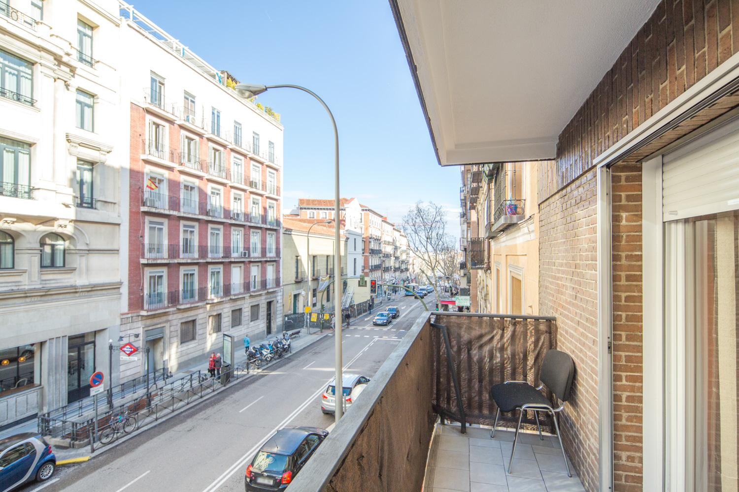 Alquiler de una luminosa habitación con terraza en calle Atocha #2