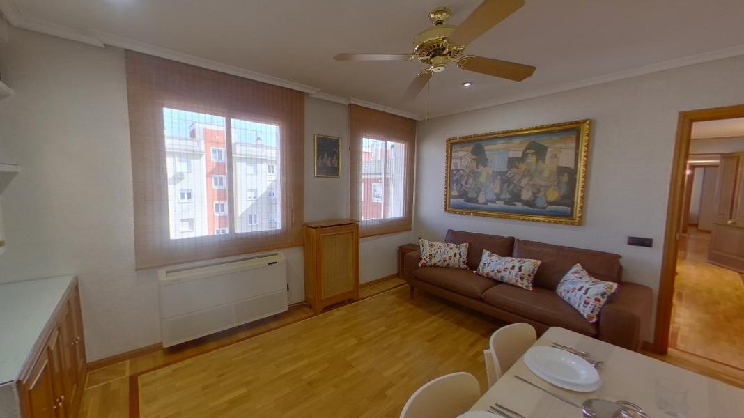 Piso en alquiler de 70 m² en calle de la Virgen de la Fuencisla