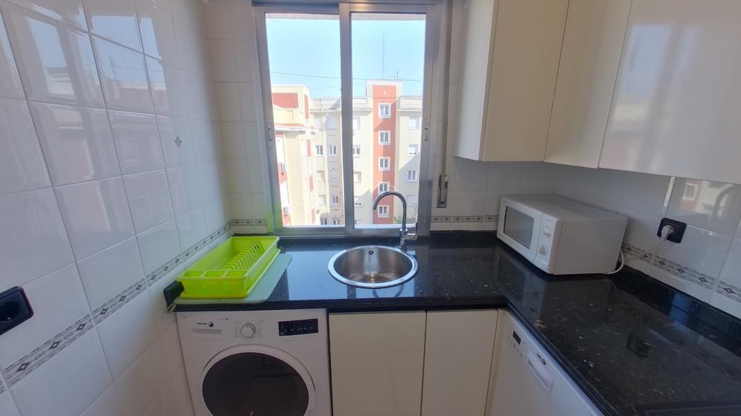 Piso en alquiler de 70 m² en calle de la Virgen de la Fuencisla