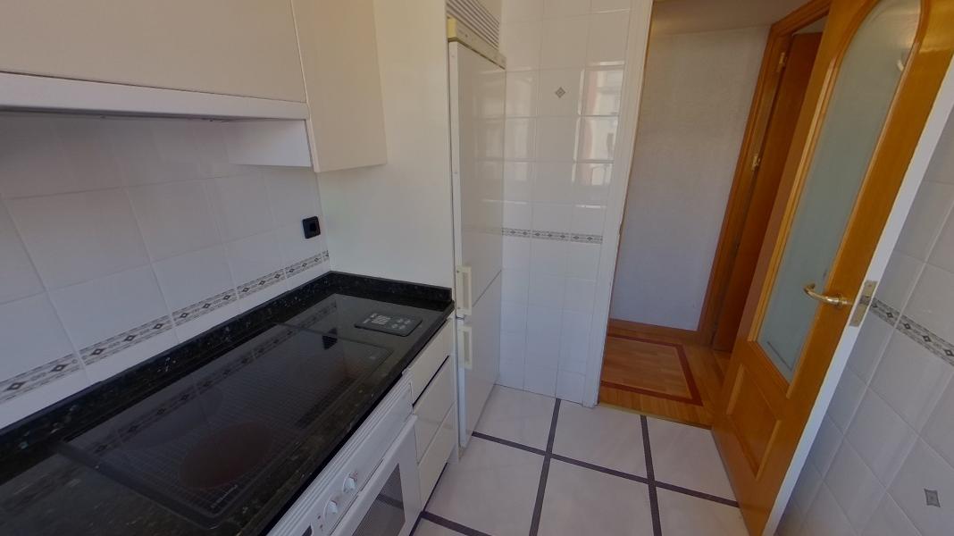 Piso en alquiler de 70 m² en calle de la Virgen de la Fuencisla