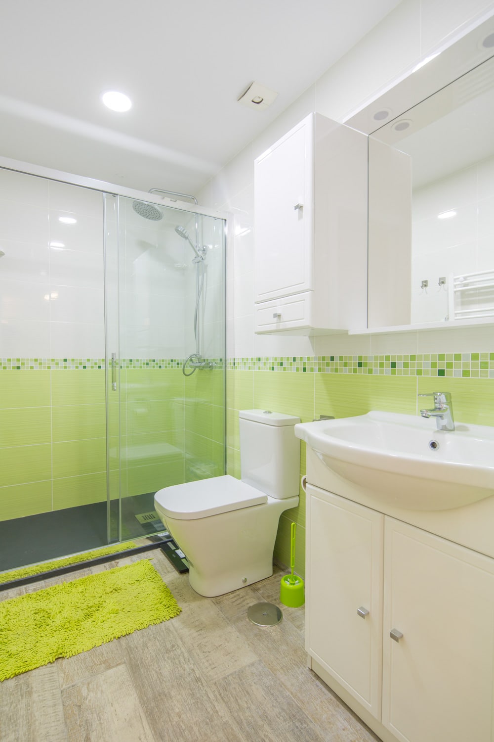 Amplia habitación con salón privado y terraza en calle Atocha