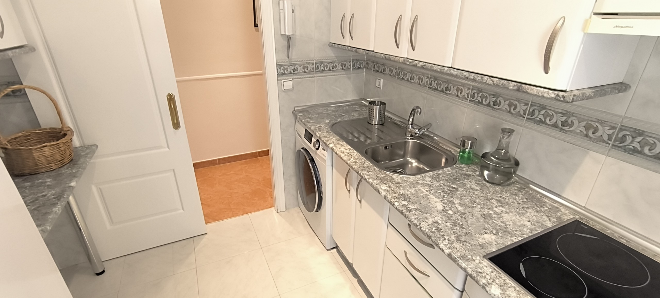 ¡PRECIOSO PISO AMPLIO, LUMINOSO Y MUY CÓMODO EN ALQUILER!