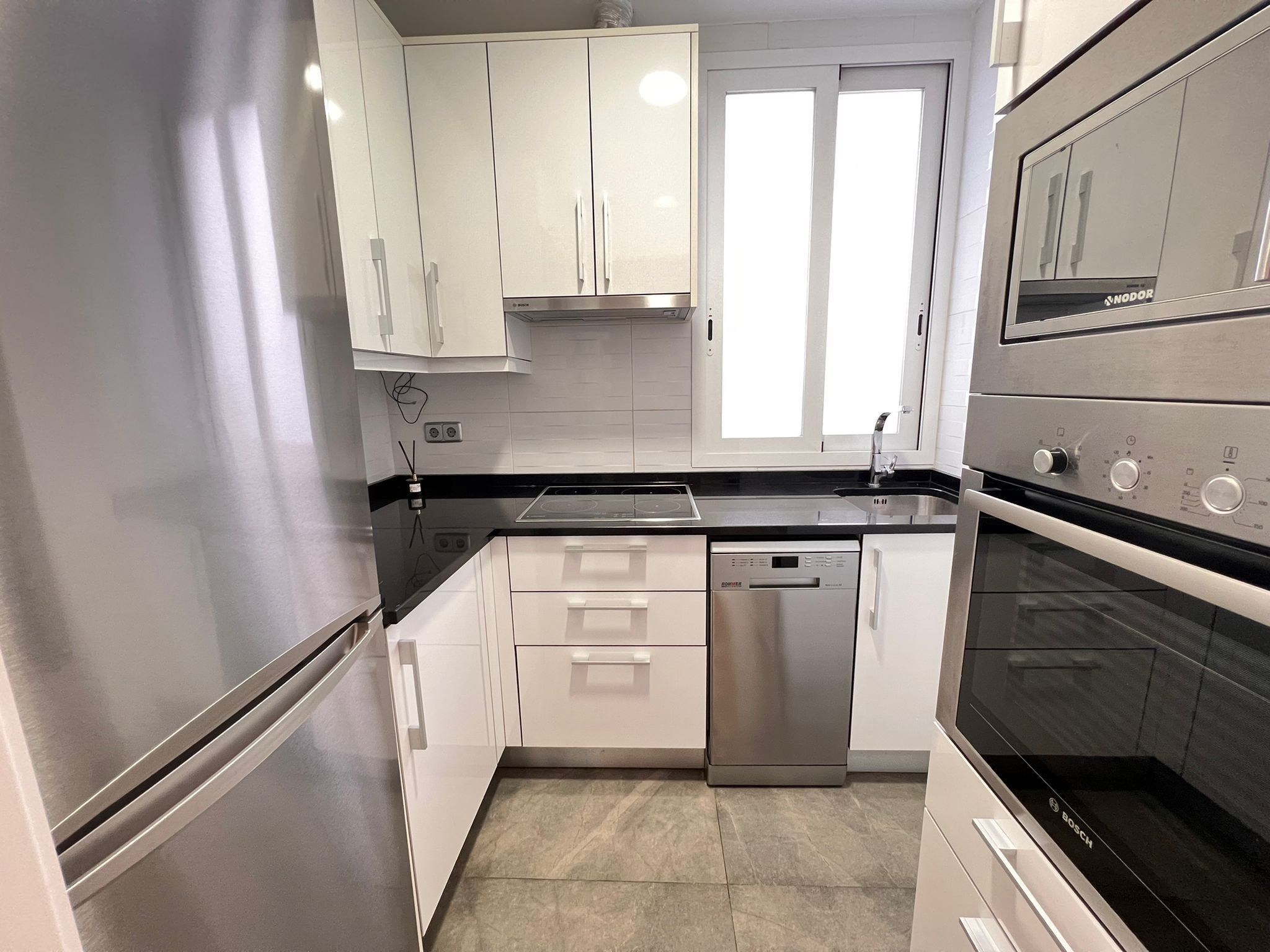 Alquiler de pisos y habitaciones por meses en Calle Julián Gayarre