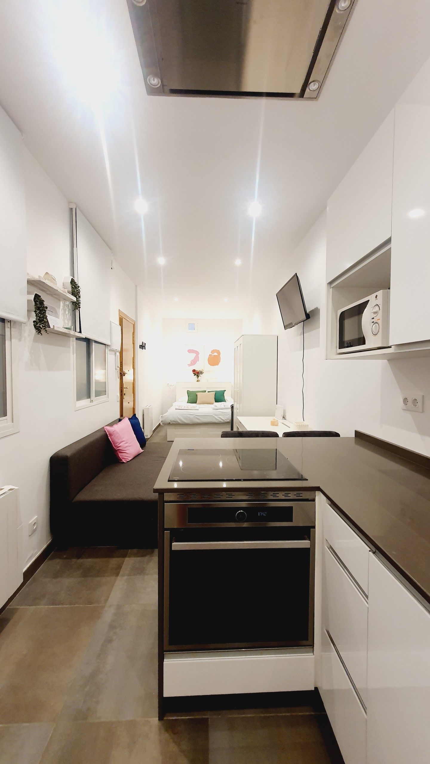 ESTUDIO EN CALLE ESCUADRA