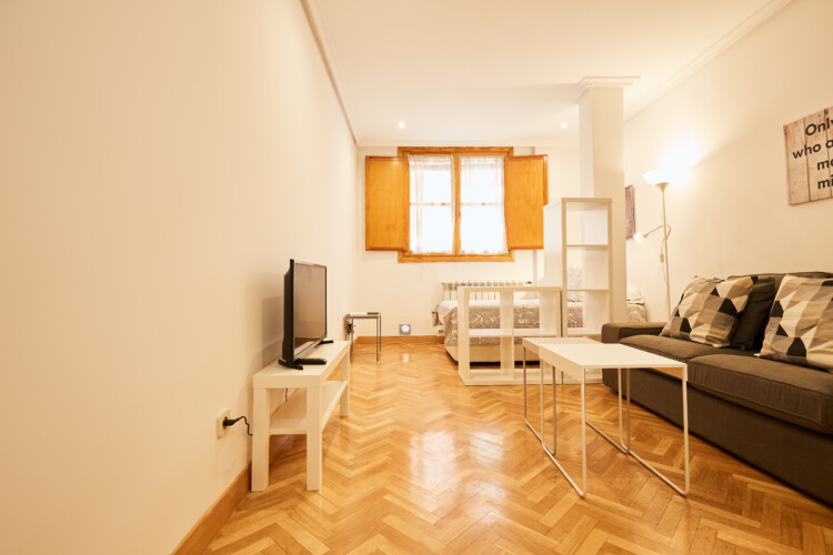 Alquiler para estudiantes de pisos y habitaciones por meses en la calle de la Madera, Madrid